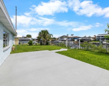 4284 Columbus Drive - Photo Thumbnail 17