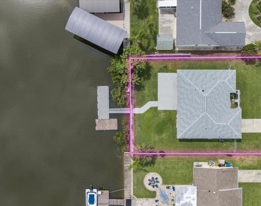 4284 Columbus Drive - Photo Thumbnail 2