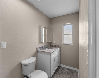 4284 Columbus Drive - Photo Thumbnail 12