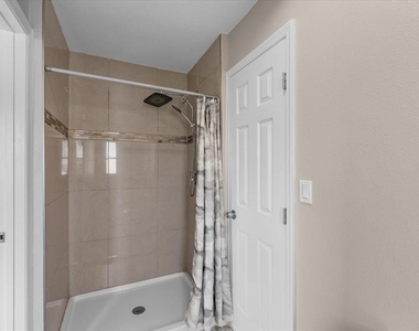 4284 Columbus Drive - Photo Thumbnail 13