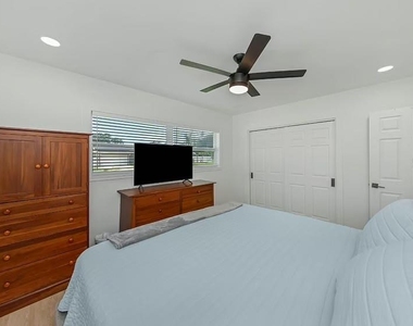 1579 Elizabeth Lane - Photo Thumbnail 5