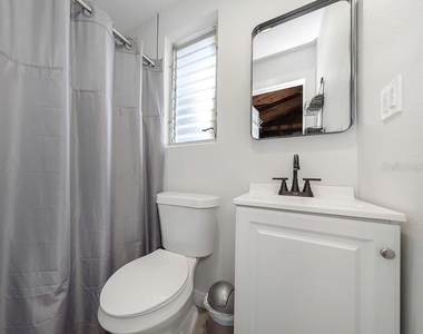 1579 Elizabeth Lane - Photo Thumbnail 8