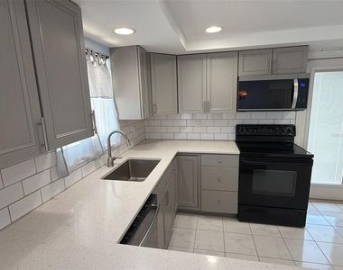 561 Tarawitt Drive - Photo Thumbnail 20