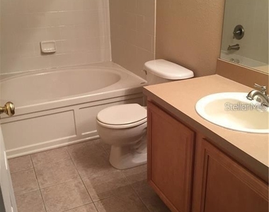 206 Hardcastle Place - Photo Thumbnail 6