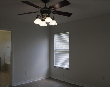 7840 Carriage Pointe Drive - Photo Thumbnail 26