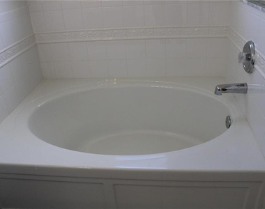 7840 Carriage Pointe Drive - Photo Thumbnail 30