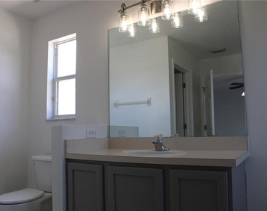 7840 Carriage Pointe Drive - Photo Thumbnail 28