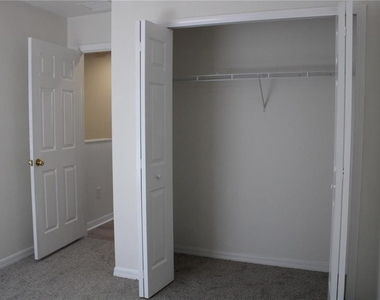 7840 Carriage Pointe Drive - Photo Thumbnail 24