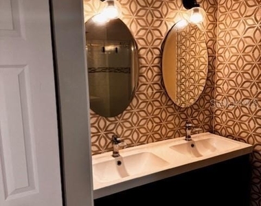 2519 Southern Oak Circle - Photo Thumbnail 17