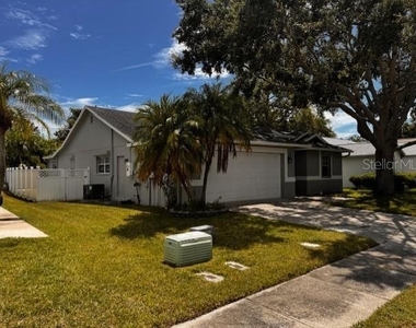 2519 Southern Oak Circle - Photo Thumbnail 2