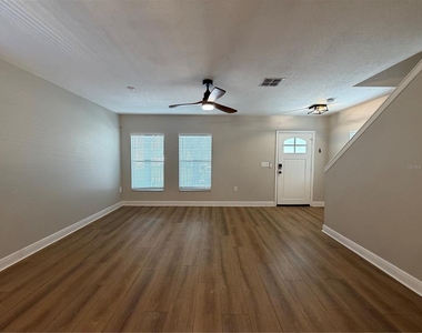 1934 W Spruce Street - Photo Thumbnail 2