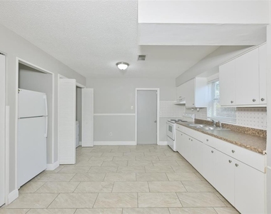 15616 Avalon Avenue - Photo Thumbnail 7