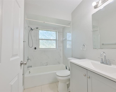 15616 Avalon Avenue - Photo Thumbnail 13