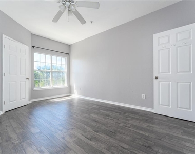 4306 Bayside Village Drive - Photo Thumbnail 8
