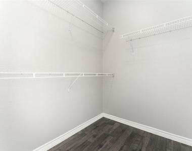 4306 Bayside Village Drive - Photo Thumbnail 12