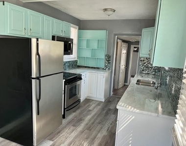 2720 Edwards Avenue S - Photo Thumbnail 3