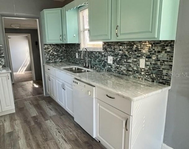 2720 Edwards Avenue S - Photo Thumbnail 7
