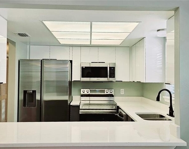 317 Pleasant Street - Photo Thumbnail 5