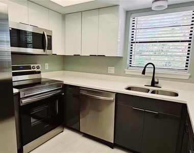 317 Pleasant Street - Photo Thumbnail 7
