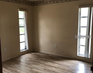 1271 Markham Avenue - Photo Thumbnail 4