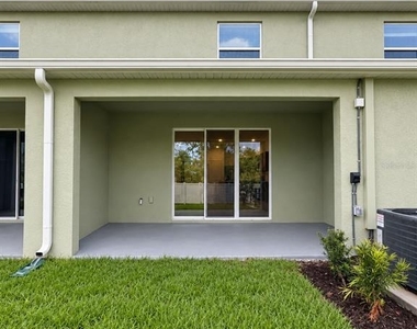 17621 Spanish Oak Loop - Photo Thumbnail 10