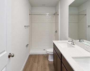 17621 Spanish Oak Loop - Photo Thumbnail 5