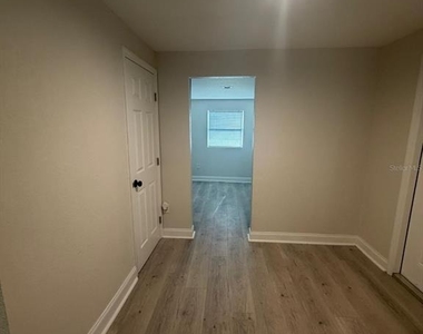 8424 N Highland Avenue - Photo Thumbnail 8