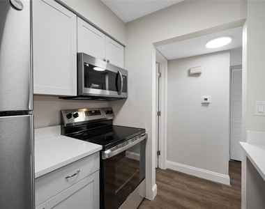1500 W Bay Drive - Photo Thumbnail 10