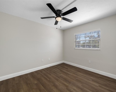 1500 W Bay Drive - Photo Thumbnail 11