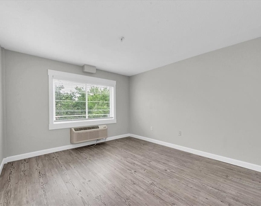 406 W Cedar Street - Photo Thumbnail 8