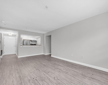 406 W Cedar Street - Photo Thumbnail 3