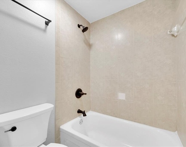 406 W Cedar Street - Photo Thumbnail 18