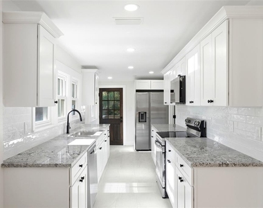 511 E Frances Avenue - Photo Thumbnail 11