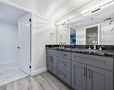 3301 Bayshore Boulevard - Photo Thumbnail 8