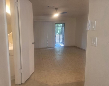 4333 Sw 69th Terrace - Photo Thumbnail 15