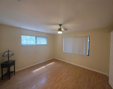 4333 Sw 69th Terrace - Photo Thumbnail 9