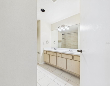 8513 Lucuya Way - Photo Thumbnail 11