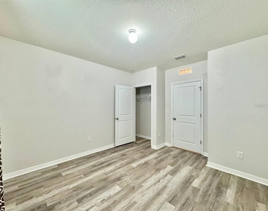 10626 Park Meadowbrooke Drive - Photo Thumbnail 12