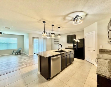10626 Park Meadowbrooke Drive - Photo Thumbnail 13