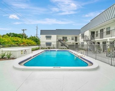 3602 S Macdill Avenue - Photo Thumbnail 2