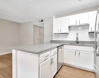 3602 S Macdill Avenue - Photo Thumbnail 3