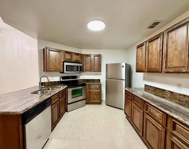 1317 Coolridge Drive - Photo Thumbnail 7
