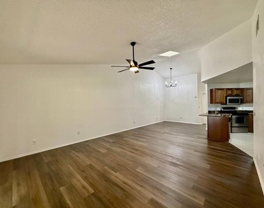 1317 Coolridge Drive - Photo Thumbnail 14