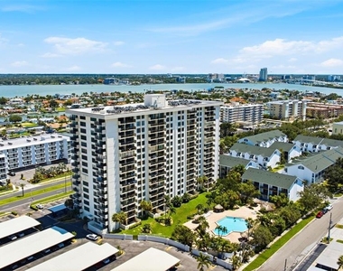 400 Island Way - Photo Thumbnail 38