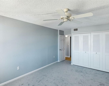 400 Island Way - Photo Thumbnail 15