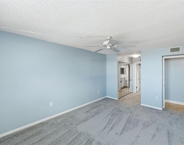 400 Island Way - Photo Thumbnail 19