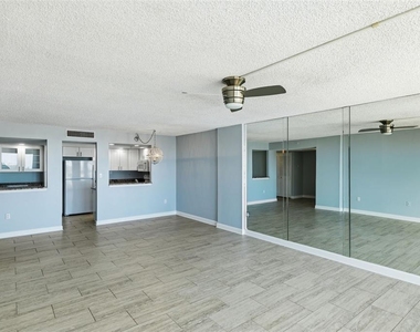 400 Island Way - Photo Thumbnail 7