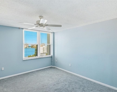400 Island Way - Photo Thumbnail 16