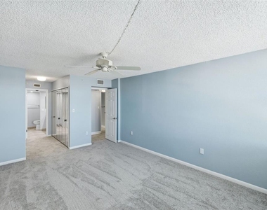 400 Island Way - Photo Thumbnail 20