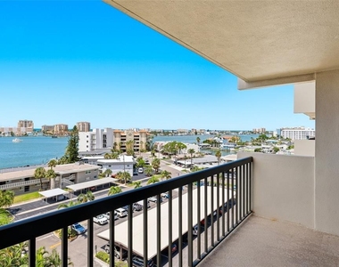 400 Island Way - Photo Thumbnail 5